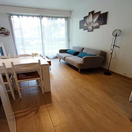 Simplistic Holiday Home In Grandcamp With Garden Екстер'єр фото